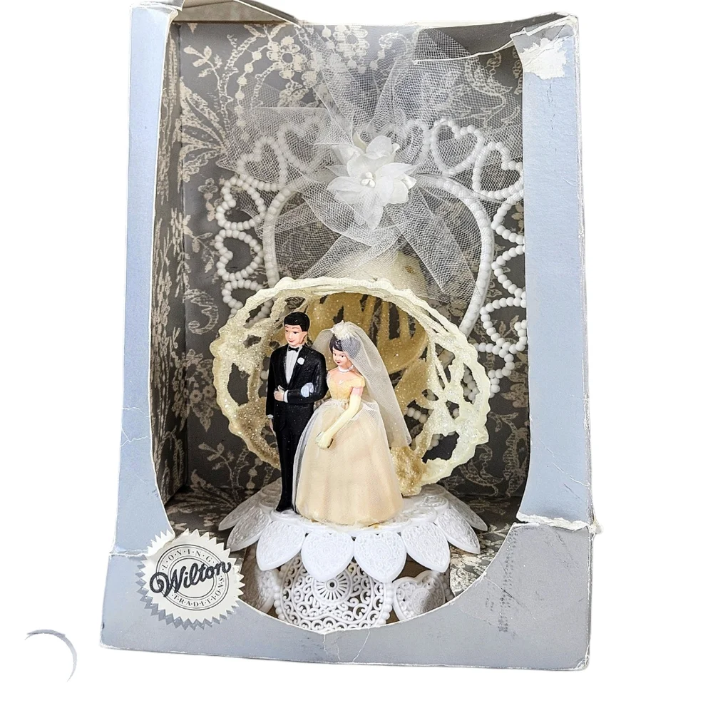 Vintage NIB Wedding Cake Topper Wilton Hong Kong Glitter Bell Bride Groom